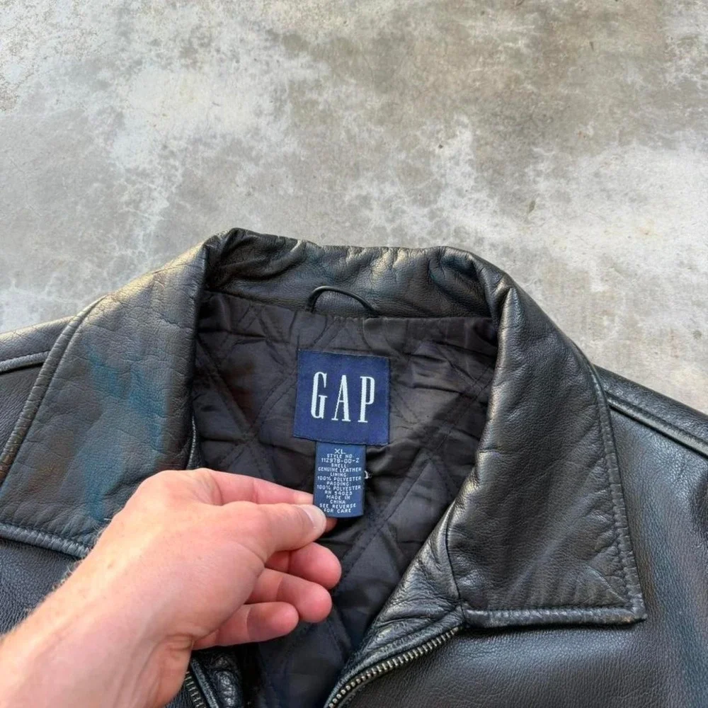Vintage 90's GAP heavy duty leather zip up bomber jacket